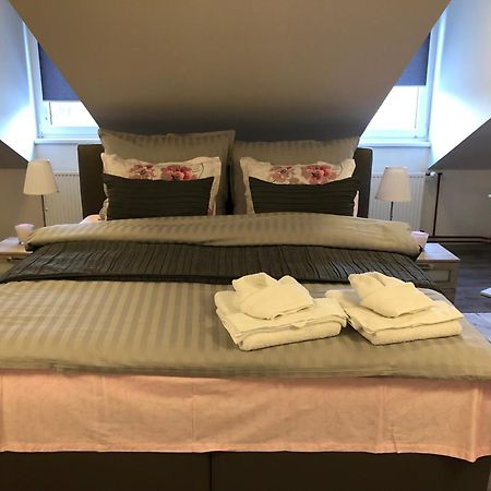 Апартаменты Lili Apartman Марианске-Лазне Экстерьер фото